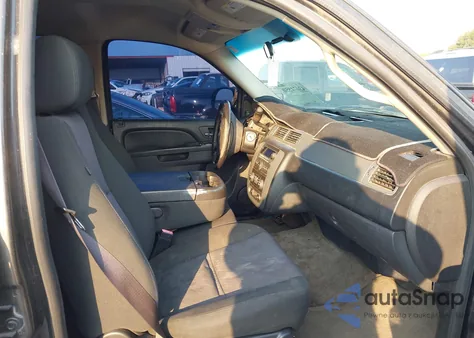 2010 Chevrolet Avalanche Ls z USA, uszkodzony, nr VIN 3GNVKEE08AG243162